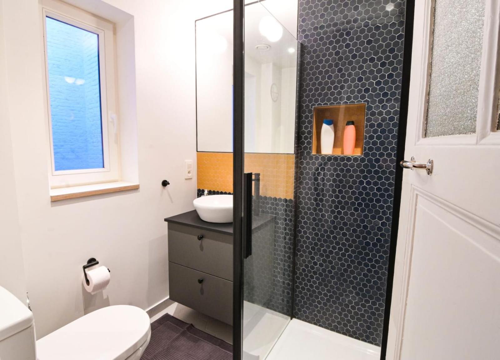 Cozy And Confortable Room Near Brussels Central Station Buitenkant foto