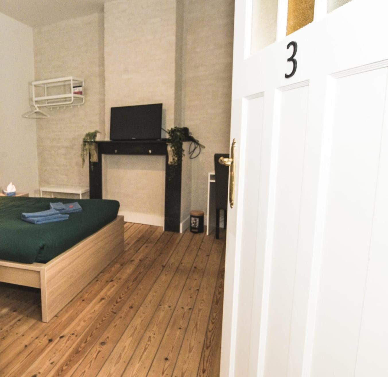 Cozy And Confortable Room Near Brussels Central Station Buitenkant foto